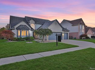 16282 Sassafras Ln, Macomb, MI 48044