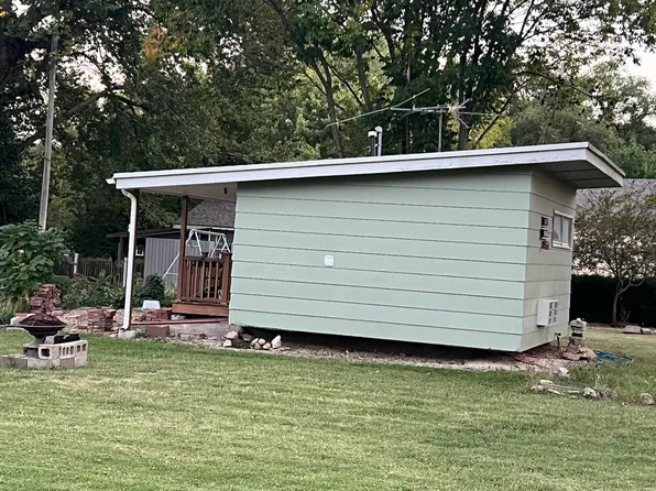 510 N Olive St, Peabody, KS 66866