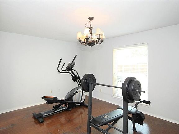 5th image of 5118 Meadowcreek Dr
