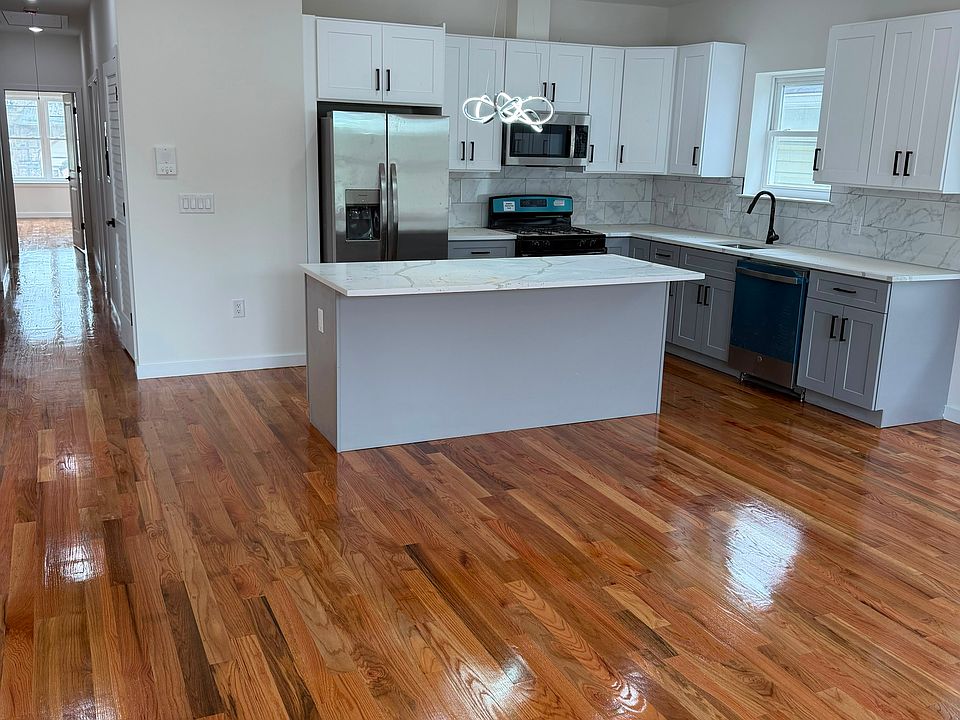 1st image of 28 Parkhurst St #2