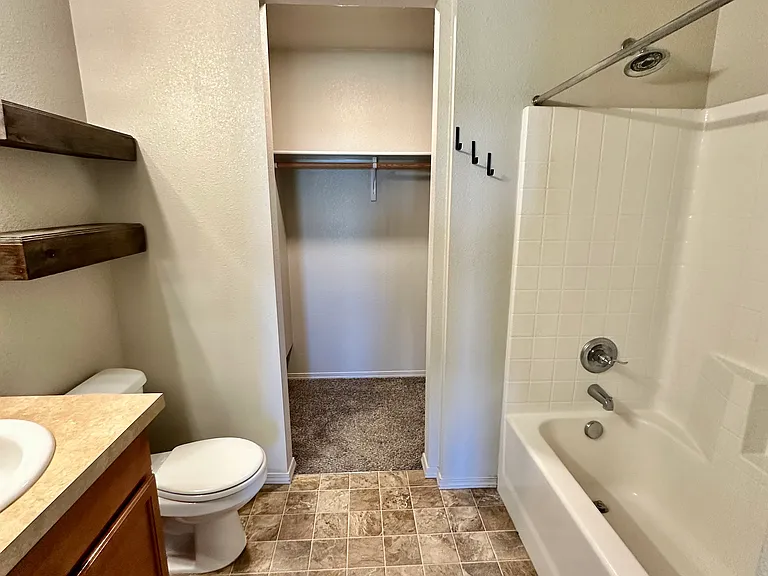 16928 Loggia Ave — Photo 17