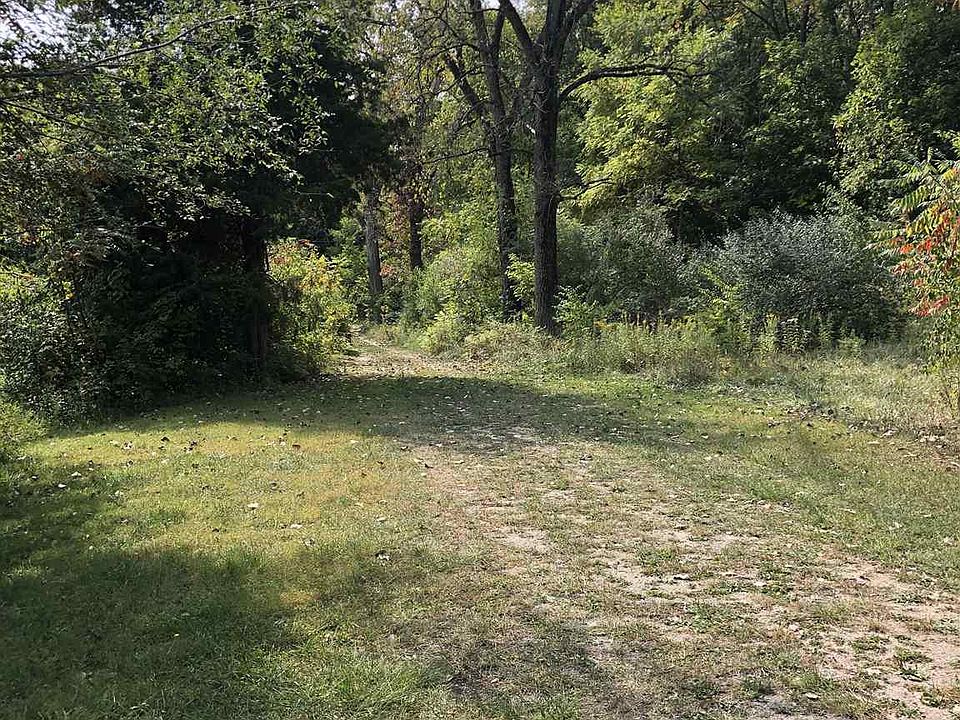 2nd image of 9529 N Holiday Ln