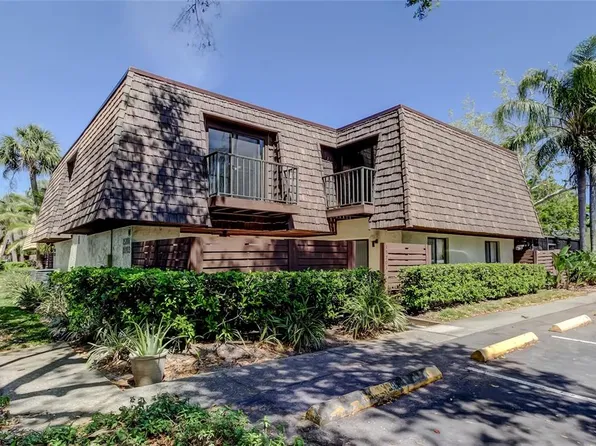 15203 W Pond Woods Dr, Tampa, FL 33618