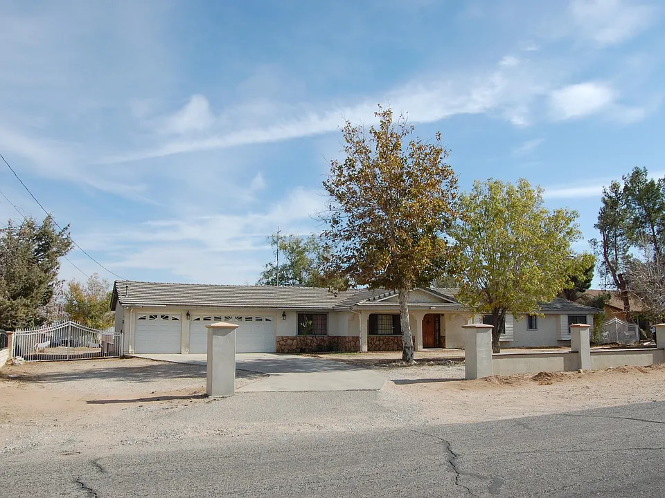 8865 8th Ave