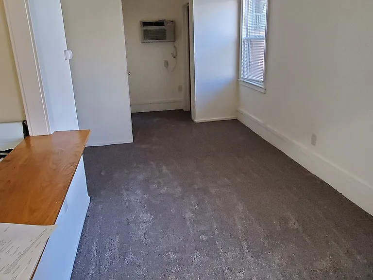 2214 1/2 P St #10 — Photo 2