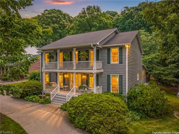 806 McNair Ct, High Point, NC 27265