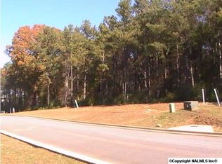 2110 Covington Ln SW, Decatur, AL 35603