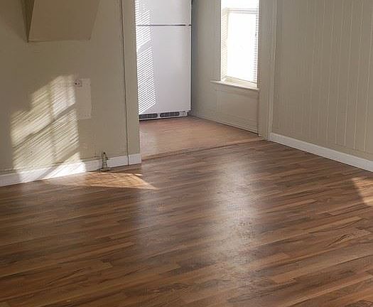2nd image of 808 N Wood St #C5