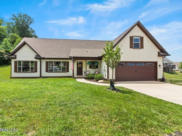 605 Peachtree Dr, Maryville, TN 37801