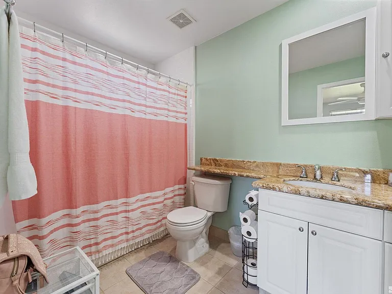 1380 Patricia Dr — Photo 22