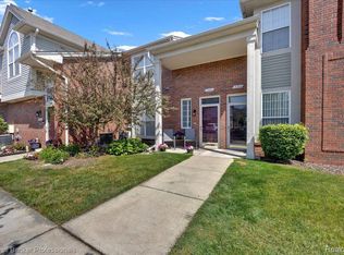 15350 Cornell Dr, Clinton Township, MI 48038
