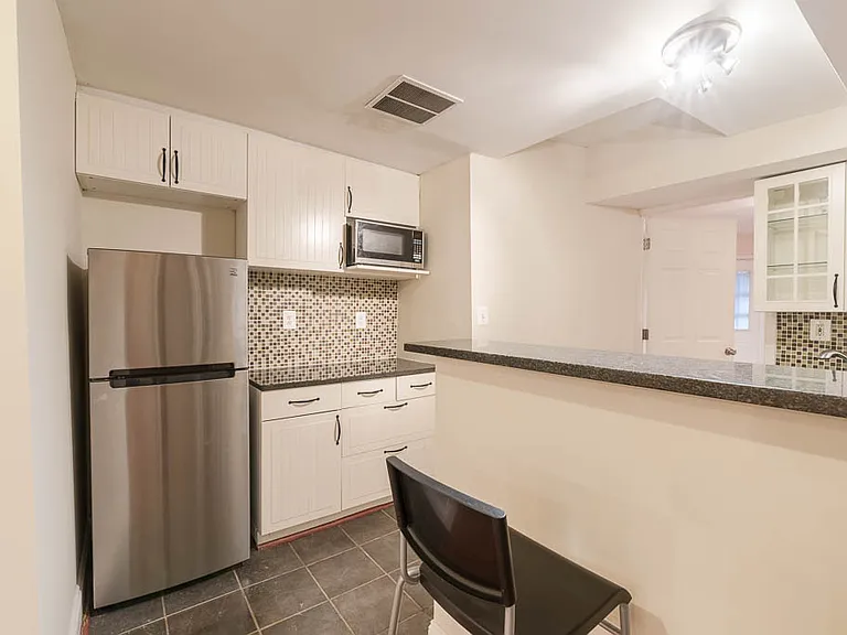 3424 13th St NW #B — Photo 5