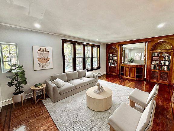 2nd image of 522 3rd St