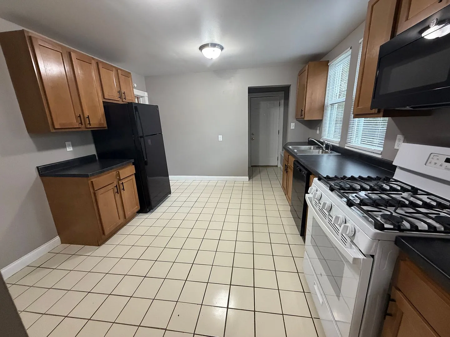 810 Huestis Avenue — Photo 3