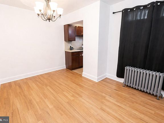 4th image of 313 N Redfield St