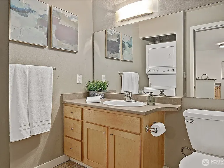 No need to leave to do laundry; washer/dryer in bathroom.