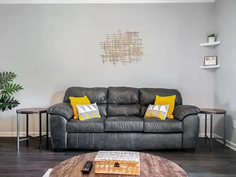 3196 Laurel Ridge Cir — Photo 1