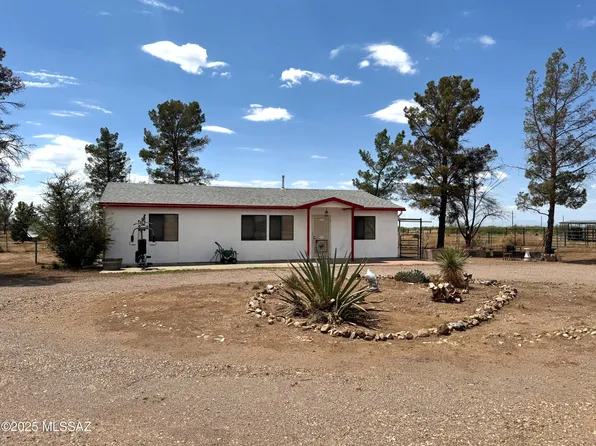13384 S Cottonwood Rd, Pearce, AZ 85625