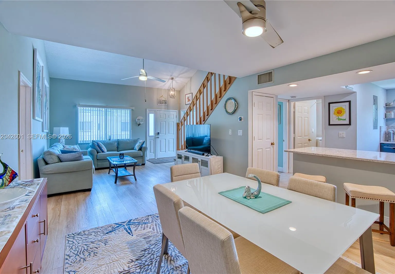 3 bed, 1640 sqft, $12,000 — Photo 2