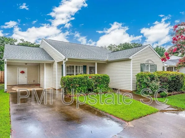 846 W Emerald Springs Dr, Boiling Springs, SC 29316
