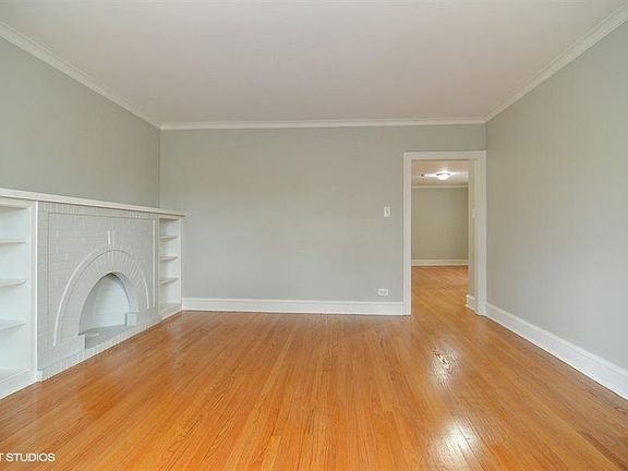 2nd image of 6021 N Claremont Ave Unit 1