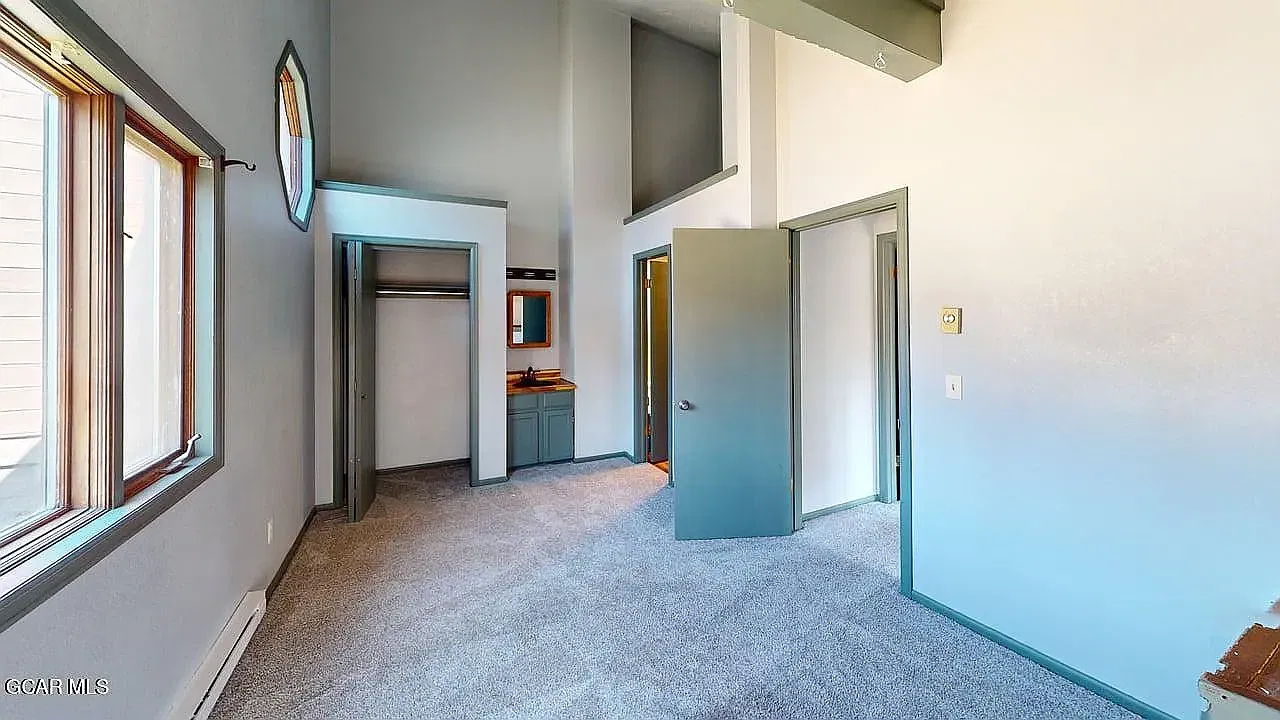 2 bed, 972 sqft, $2,400 — Photo 3