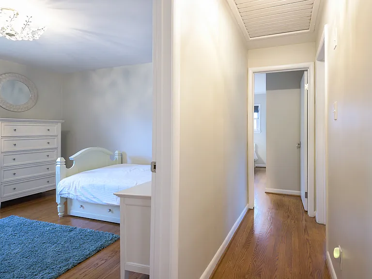 407 Russell Rd — Photo 33