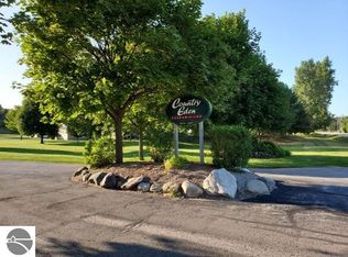 5275 Gray Rd APT 12, Traverse City, MI 49684
