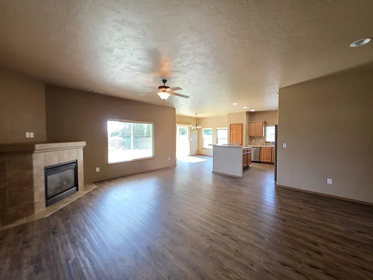 2300 Meridian Ave — Photo 10