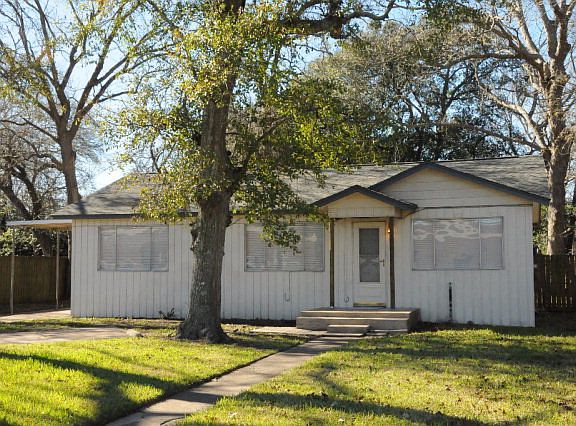 2nd image of 109 Oak Dr