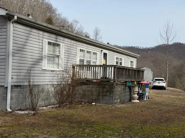 370 Newsome Br, Virgie, KY 41572