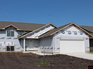 708 Mulligan St, Mankato, MN 56001