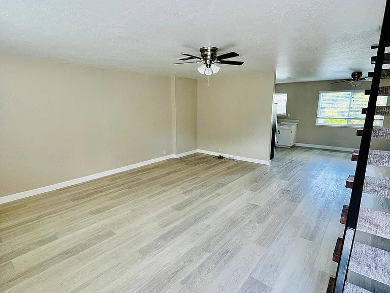 811 Brown St #J — Photo 5