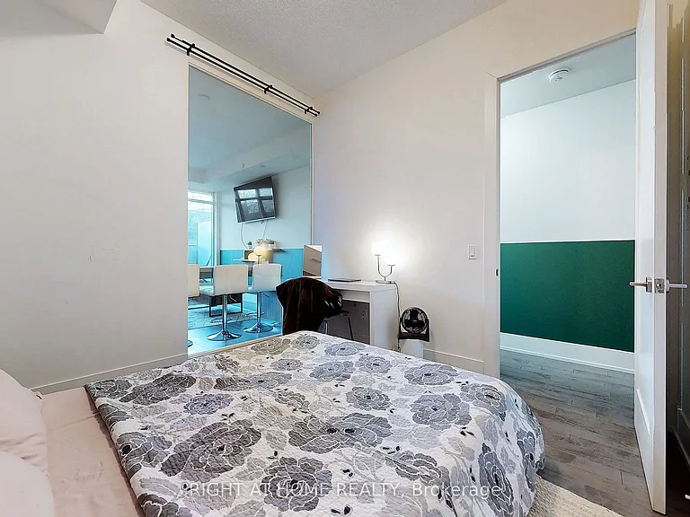 330 Richmond St W #209 — Photo 16