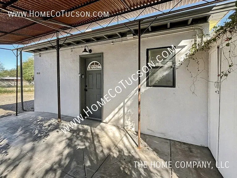 3435 E Elida St — Photo 2