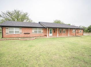 1506 N 6th St, Sayre, OK 73662