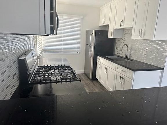3rd image of 241 Bonito Ave APT 6