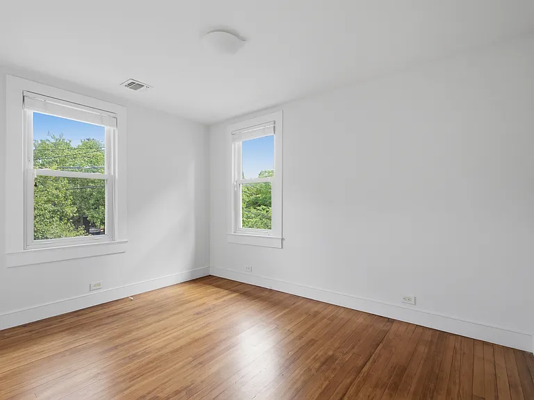 17 N Dutcher St — Photo 31