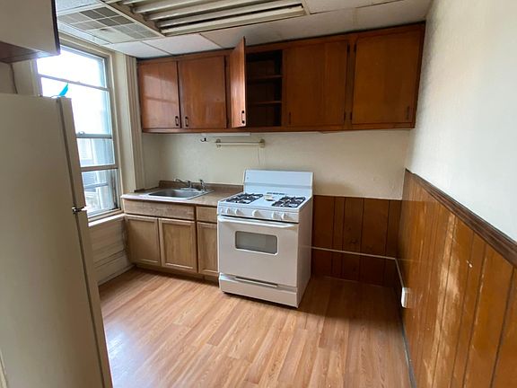 2nd image of 1417 E Columbia Ave APT 2F
