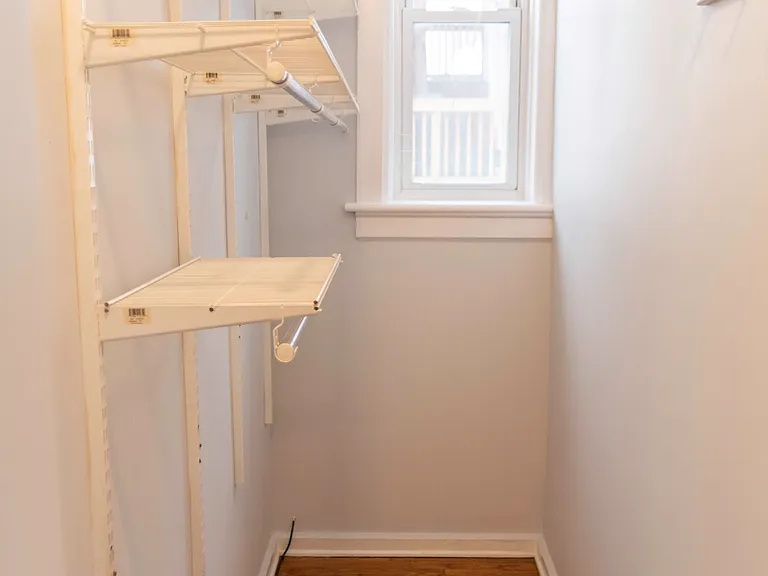 2215 W Wellington Ave #1R — Photo 9