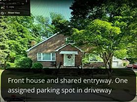 816 Kingsland Ln, Fort Lee, NJ