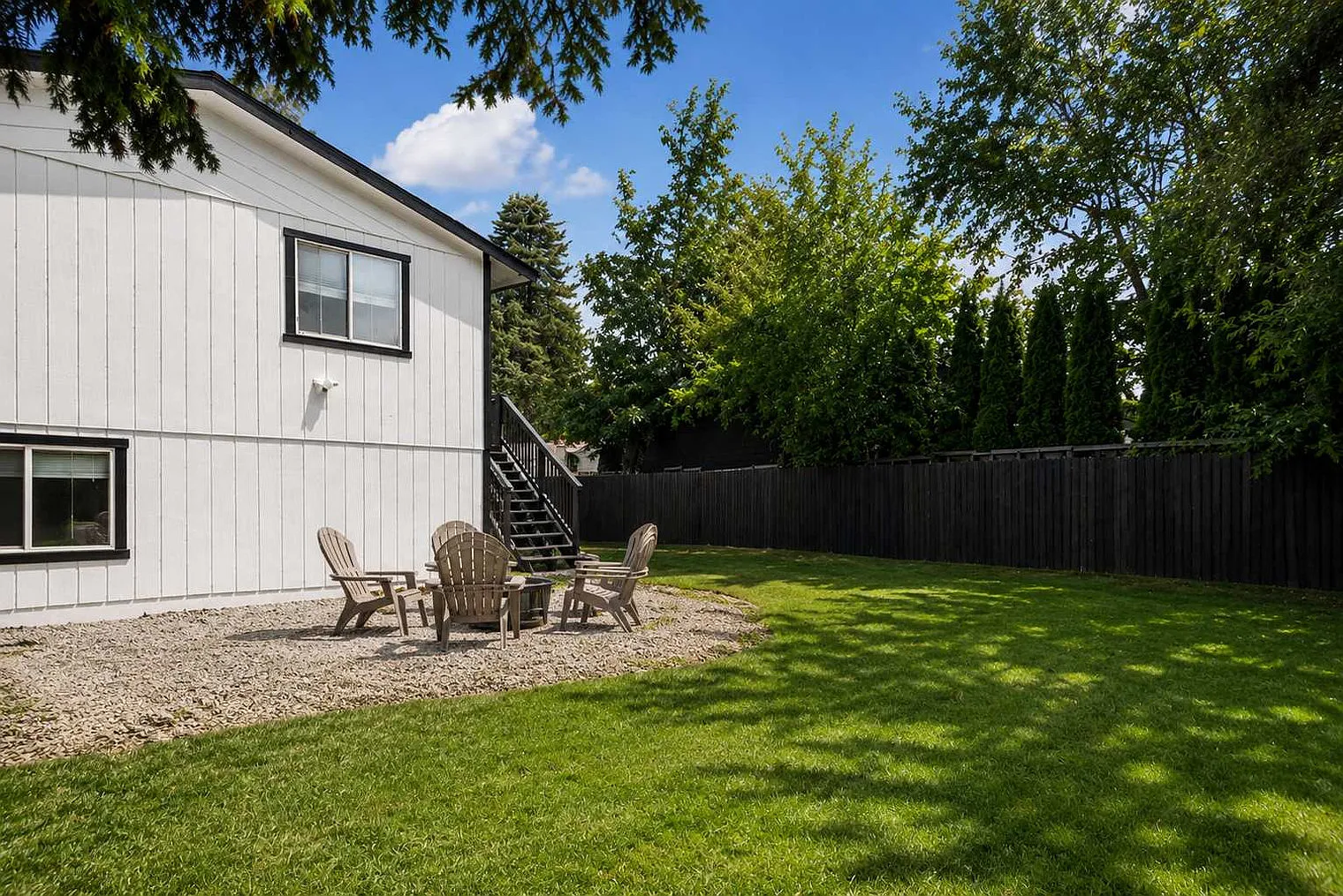4 bed, 2.0 bath, 1550 sqft, $6,140 — Photo 3
