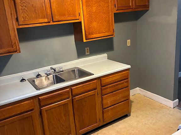 5th image of 1036 Delhi Ave