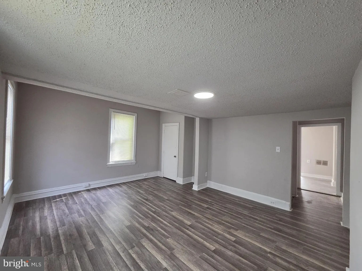 3 bed, 2100 sqft, $1,750 — Photo 4
