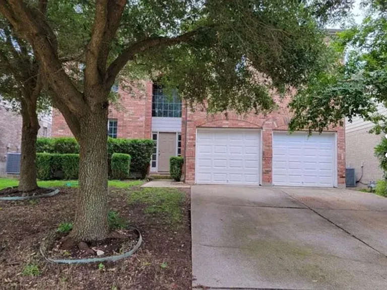 3430 Shiraz Loop — Photo 1