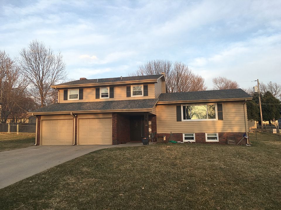 1st image of 3719 S 116th Ave