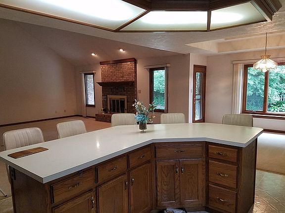 Large breakfast bar
