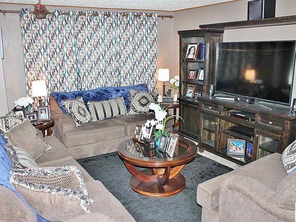 3rd image of 704 E 19th St