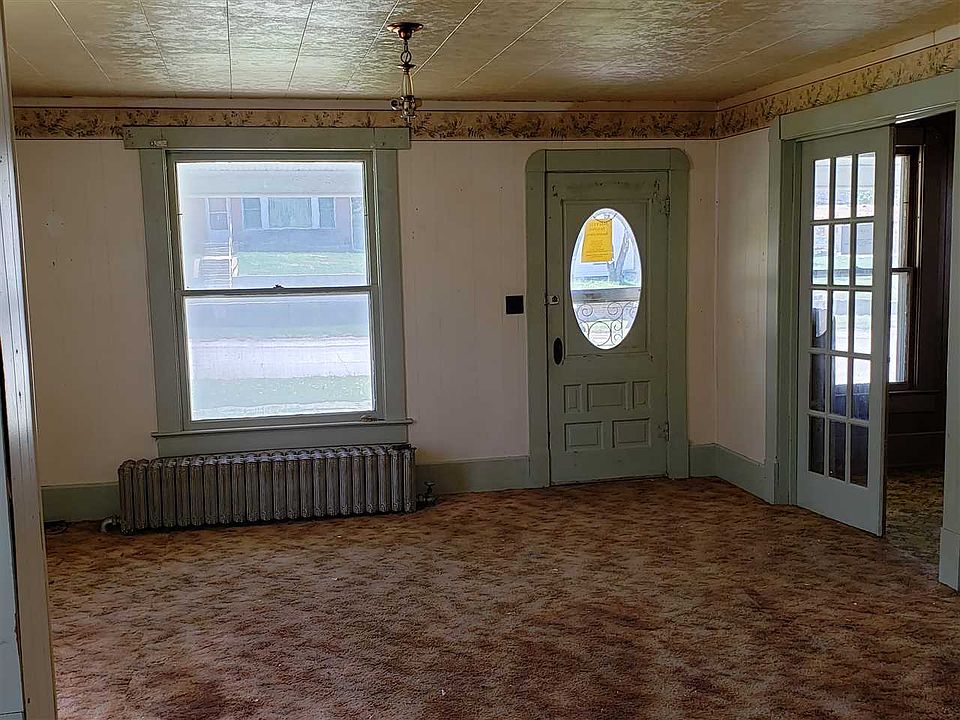2nd image of 738 S 8th Ave