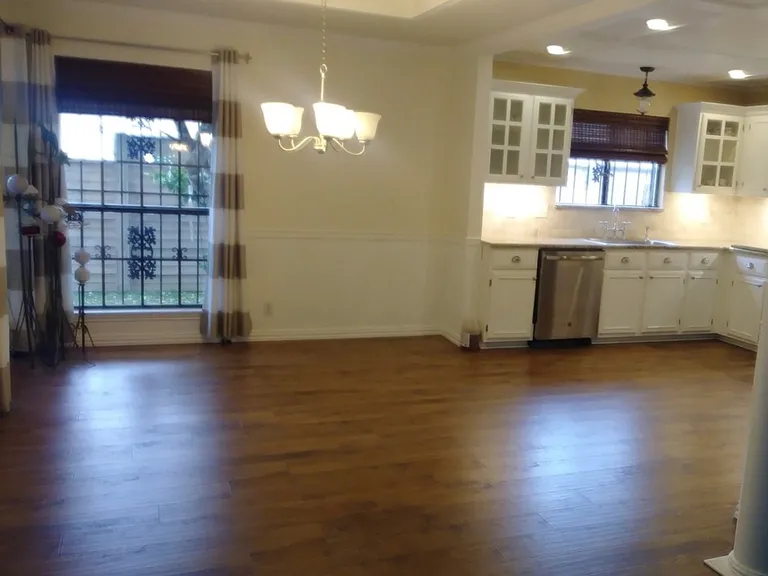 10312 Grand Cir — Photo 2